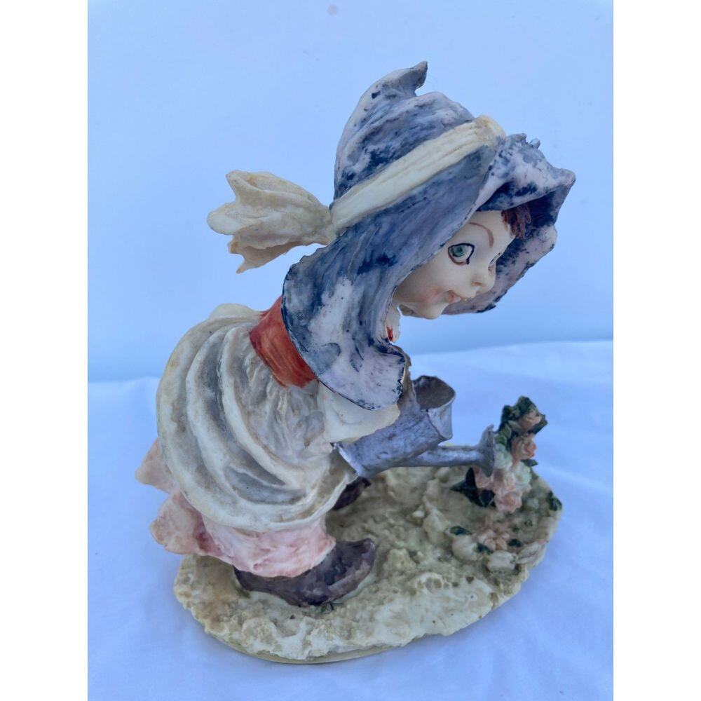 Vintage Giuseppe Armani Gulliver's World Girl Watering Flowers Figurine Italy